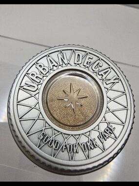 VINTAGE URBAN DECAY TOKEN EYESHADOW- "HALF BAKED"